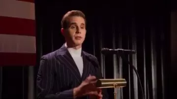 Navy Blue Pinstriped doublebreasted blazer worn by Payton Hobart (Ben Platt) in The Politician Season  Episode 