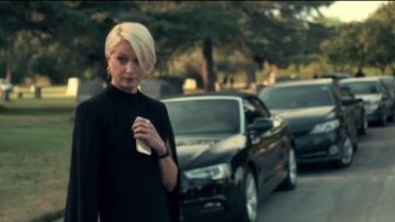 Black Cape Jack­et worn by Noa Havilland (Katherine LaNasa) in Truth Be Told Season 1 Episode 6