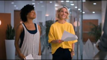 Friands Sweat-shirt porté par Alice Pieszecki (Leisha Hailey) dans The L Word: Génération Q Saison 1 Épisode 4