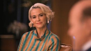 Boucles d'oreilles en Clair Multi porté par Alice Pieszecki (Leisha Hailey) dans The L Word: Génération Q Saison 1 Épisode 4