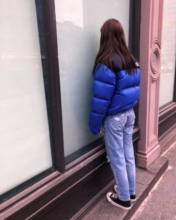 Levi's Jeans Recortado de Emma Chamberlain en la cuenta de Instagram @_emmachamberlain 30 de diciembre de 2019