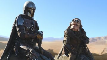 Guantes mandalorianos de El mandaloriano (Pedro Pascal) en El mandaloriano (S01E01)