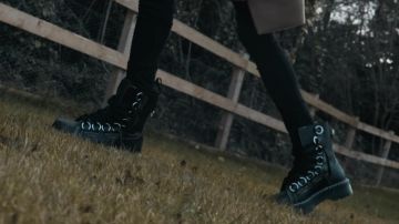 Dr. Martens Black boots worn by Scarlxrd in his DUAL WIELD. music video