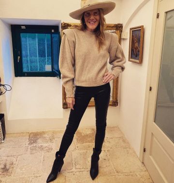 Isabel Marant Bolton Volants Boxy Fit Cavalier porté par Anna Dello Russo Instagram 12 décembre 2019