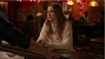 White Cowl Neck Sweat­shirt worn by Melinda Monroe (Alexandra Breckenridge) in Virgin River Season 1 Episode 1