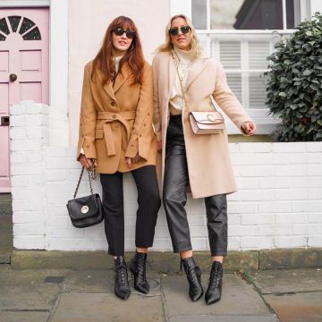 Leather Shoul­der Bag of Hannah on the Instagram account @belleandbunty
