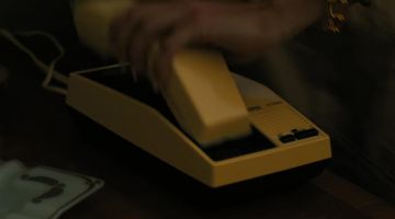 The phone Uniden 4100 in Bleed for This