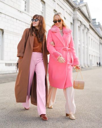 River Island Pink Coat of Hannah en la cuenta de Instagram @belleandbunty