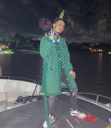 Kdnk Den­im Dis­tressed Splat­ter Jeans of Lil Pump on the Instagram account @lilpump