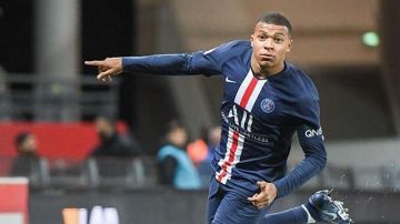 Kit casero Kylian Mbappé Kylian Mbappé @k.mbappe