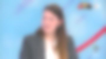 The white shirt in recycled polyester Louise Petitrenaud in Télématin the 04.01.2020