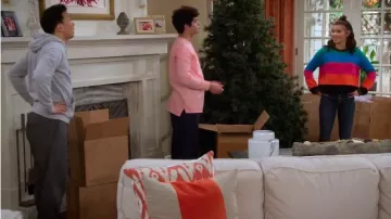 But­ton Skin­ny Jeans worn by Alexa Mendoza (Paris Berelc) in Alexa & Katie Season 3 Episode 5