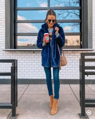Madewell Chelsea Boot de Lauren Kay en la cuenta de Instagram @laurenkaysims