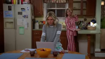 Grey Sweater worn by Katie Cooper (Isabel May) in Alexa & Katie Season 3 Episode 6