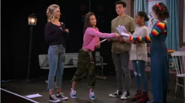 Army Car­go Pant worn by Alexa Mendoza (Paris Berelc) in Alexa & Katie Season 3 Episode 6