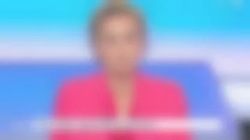 Le chemisier en crêpe de Chine de soie de Caroline Roux dans C dans l'air le 06.01.2020