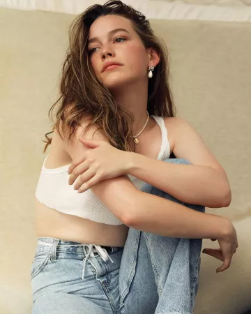 The jean clair high waist faded Victoria Pedretti account on the Instagram of @then0t0ri0usvip