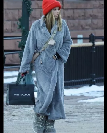 Sos Black Snow Lucy Knit Sweater usado por Sofia Richie en la cuenta de Instagram @sofiarichie
