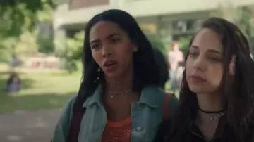 Su­per Star Pen­dant Neck­lace worn by Addy Hanlon (Herizen Guardiola) in Dare Me Season 1 Episode 1