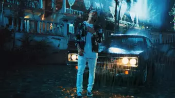Jacket printed pattern of Ozuna in Ozuna - Dile que Tu Me Quieres (Video Oficial) | Odisea