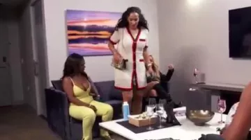 Mini-Robe blanche portée par Tanya Sam dans Le Real Housewives of Atlanta la Saison 12 Épisode 10