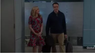 Robe rouge portée par Marissa Morgan (Genève Carr), dans Bull Saison 4 Épisode 11