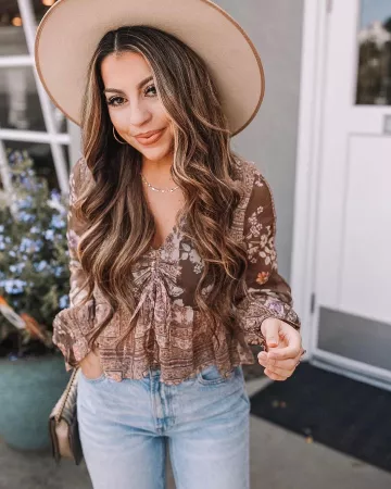 American Eagle Denim Pant de Julia en la cuenta de Instagram @uniquelyjulz