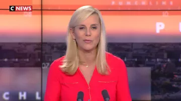 The long-sleeved Shirt patch pockets red Laurence Ferrari in Punchline of the 07/01/2020