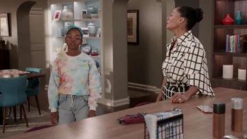 Tie Dye Sweat-shirt porté par Marsai Martin de black-ish Saison 6 Épisode 11