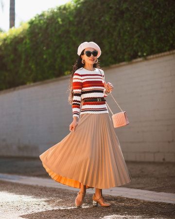 Brown Leather Pumps of Hallie Swanson on the Instagram account @halliedaily