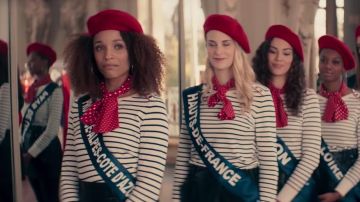 La boina roja de Stéfi Celma en la película MISS