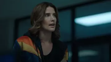 Navy Blue Rising Dun Quilted Bomber Jacket worn by Dex Parios (Cobie Smulders) in Stumptown Season 1 Episode 10