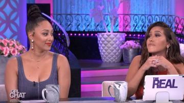 Alexis Sleeveless Denim Jumpsuit usado por Tamera Mowry en The Real 7 de enero de 2020