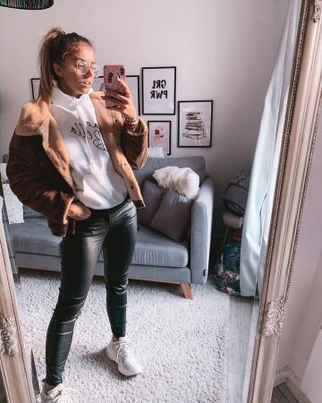 Jean black coating on the account Instagram of @manonquadratus