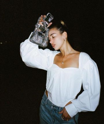 Le sac de Dua Lipa sur le compte Instagram de @dualipa