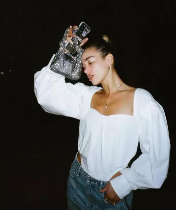 Le sac de Dua Lipa sur le compte Instagram de @dualipa