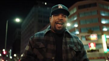 Black T-shirt Ice Cube in Ice Cube - Good Cop Bad Cop (Official Video)