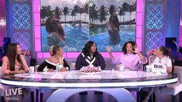 Camisa de cuero beige BlankNYC usada por Adrienne Bailon en The Real 8 de enero de 2020