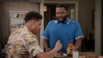 Bleu à Rayures Col Polo porté par Andre "Dre' Johnson (Anthony Anderson), en black-ish Saison 6 Épisode 11