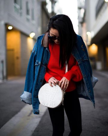 Chaqueta oversize de Nina Hu en la cuenta de Instagram @citizensrunway