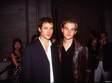 La veste en cuir marron portée par Leonardo DiCaprio dans les années 90 pour une soirée promotionnelle de The Basketball Diaries