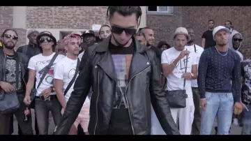 La veste en cuir portée par Ademo dans PNL - Dans ta rue [Clip Officiel]