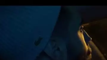Le bonnet Lacoste de Ademo dans PNL - Dans ta rue [Clip Officiel]