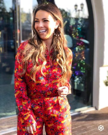 J Crew Camisa con estampado floral de Meghan Young en la cuenta de Instagram @themeghanjones