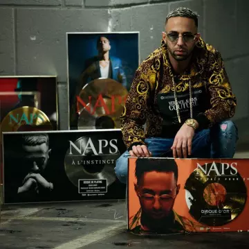 Sweat à capuche VERSACE JEANS COUTURE porté par Naps sur le compte Instagram de @napsofficiel