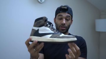 The pair of Jordan One, travis scott of Anil B-Anil Brancaleonie in the video ALL MY SNEAKERS (Nike, Off White, Dior...) 