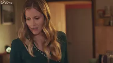The blouse green Virgine (Audrey Looten) in Tomorrow belongs to us