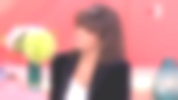 La veste blazer velours de Faustine Bollaert dans Ça commence aujourd'hui du 13 01 2020