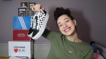 The pair of Vans Checkerboard Rachel Lifestyle Rachel in the video ALL MY SNEAKERS ! 
