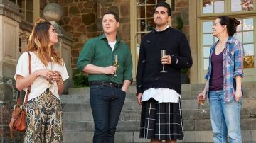 McQ Alexander McQueen Culottes de patas anchas de David Rose (Daniel Levy) en Schitt's Creek (S06E01)